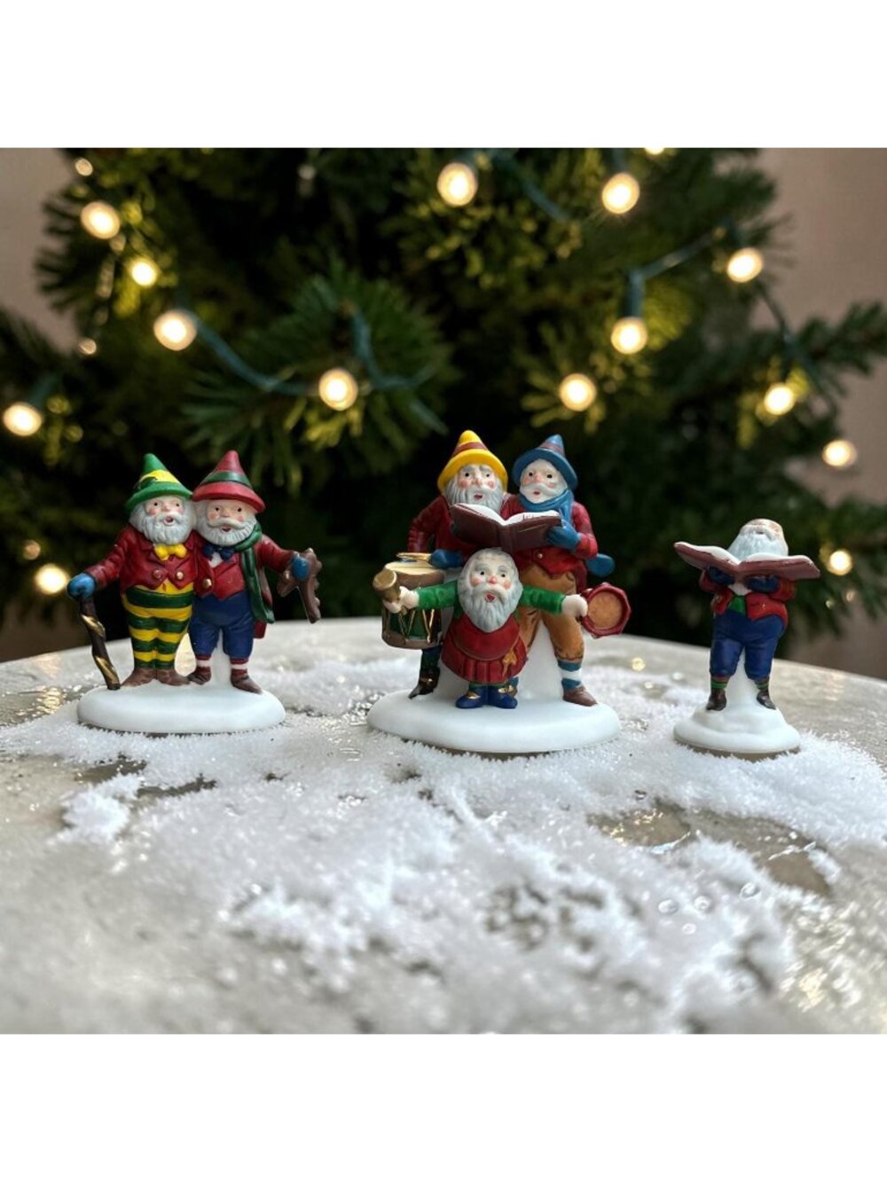 Dept 56 Sing a Song for Santa North Pole Village Christmas Accessory - 1993